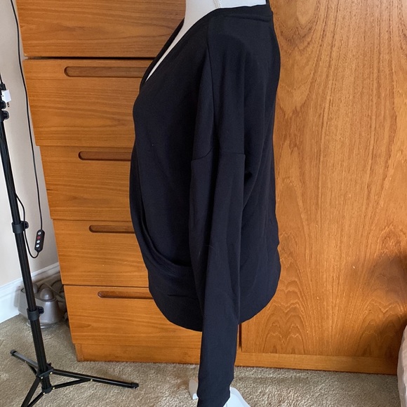 NWOT Zella brand pullover black crisscross sweatshirt with deep V. Size M - Picture 2 of 6